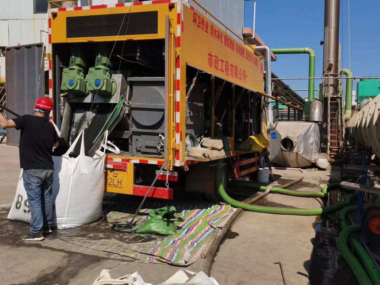 都匀淤泥压干处理